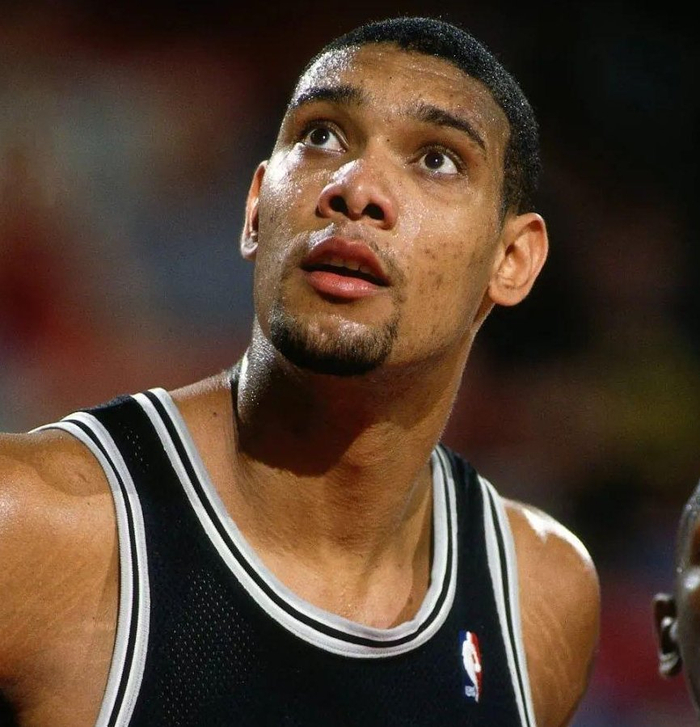 恍如隔世，巴萨上一次在诺坎普比赛法蒂双响，登贝莱助攻（时过境迁，巴萨上回诺坎普之战法蒂梅开二度，登贝莱送助攻）