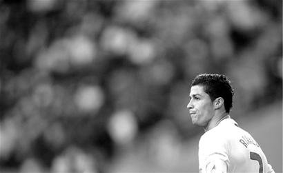 姆巴佩在皇马已有7场联赛创造5+次机会，与巴黎生涯持平（姆巴佩在皇马已达成7场联赛单场创造5+机会，追平巴黎时期纪录）