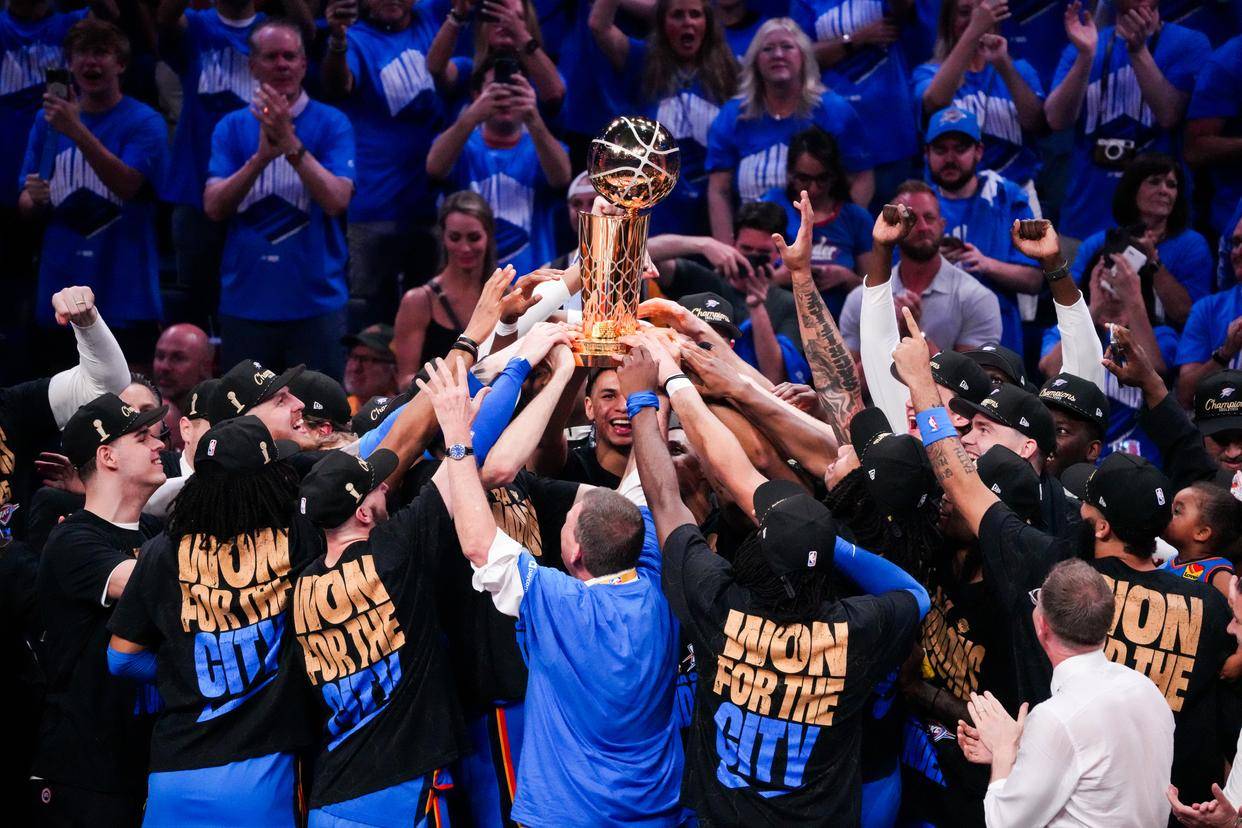 拼尽全力！奎克利13中6拿到25分5助 三分4中4（全力以赴！奎克利13投6中砍下25分5助攻，三分4投全中）