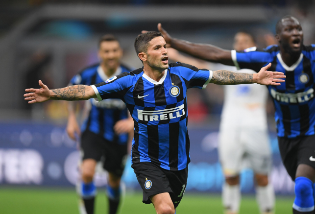 前裁判：米兰确实不该被判点球，但主裁判给的理由有问题（前裁判：米兰这点球确实不该判，但主裁的判罚理由不当）