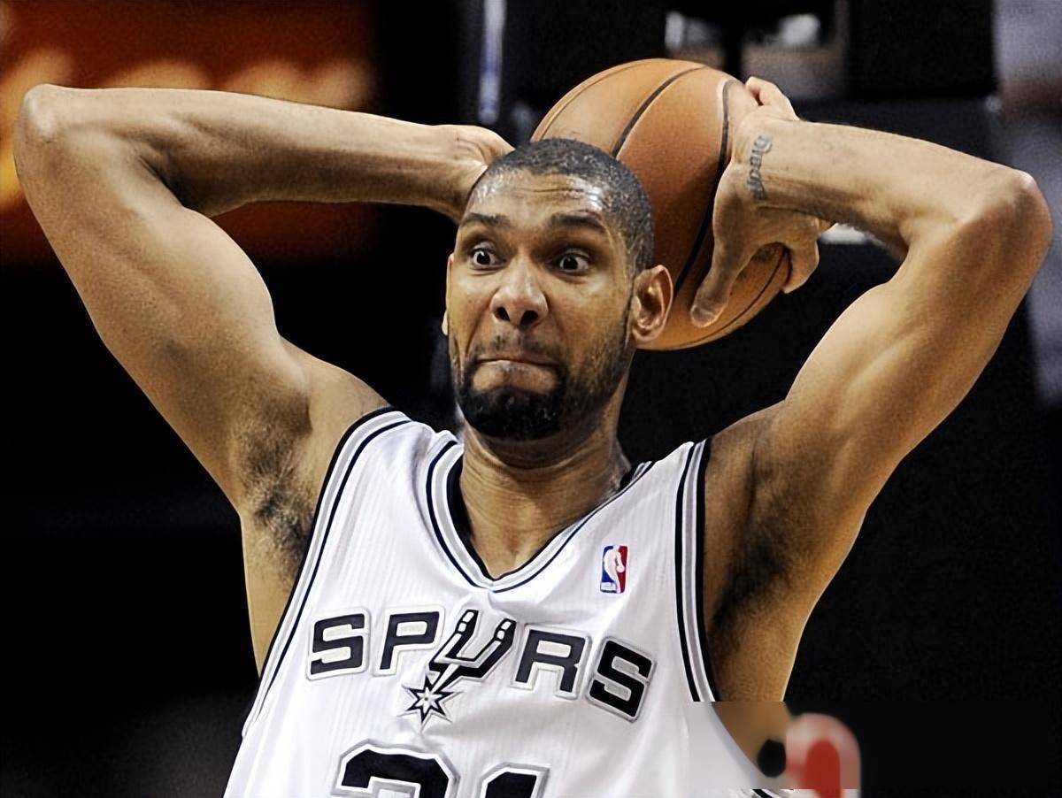 巴洛特利回忆当年在曼城的首堂训练课：我都想吐（巴洛特利回顾曼城首训：累到想吐）