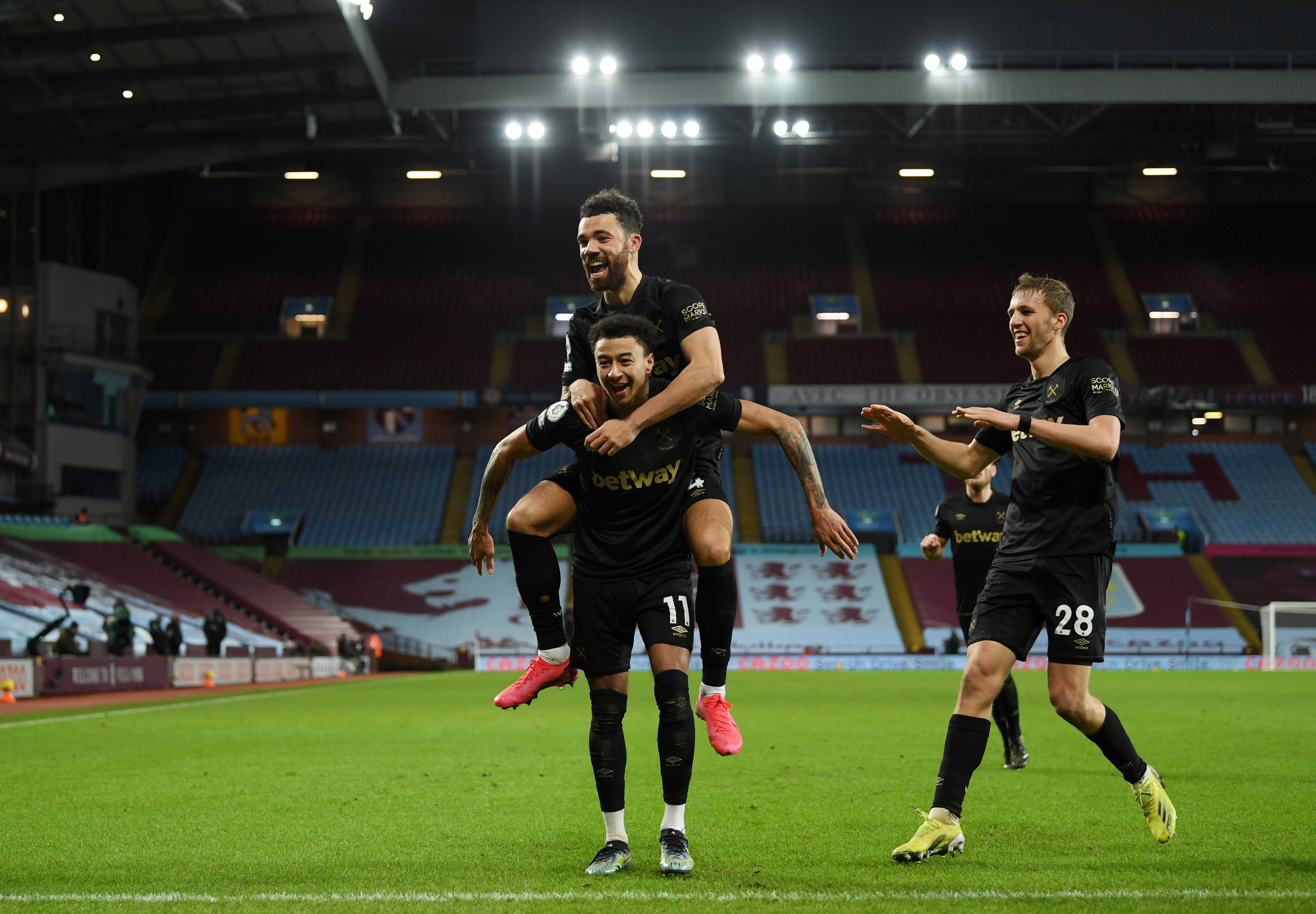 世预赛对亚美尼亚破门，雷纳托-韦加攻入国家队生涯首球（世预赛斩亚美尼亚，雷纳托-韦加收获国家队处子球）