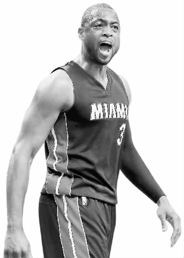 FM26逆天Bug，外场球员“闪现”至门前挡出对方主罚的点球（FM26离谱Bug：外场球员瞬移到门前封堵对手点球）