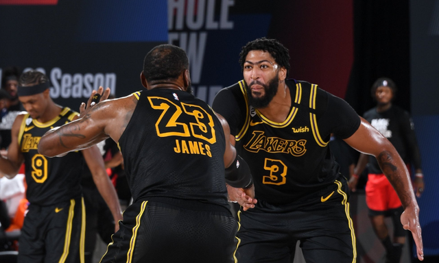 记者：阿隆索国家德比惹恼维尼修斯后，曾让米利唐去找他谈谈（记者：国家德比中阿隆索激怒维尼修斯，随后让米利唐出面沟通）