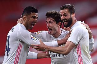 热火关键球处理稳定（热火关键时刻表现稳健）