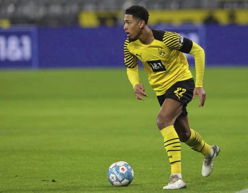 NBA官网更新MVP榜：约基奇、SGA、东契奇高居前三（NBA官网最新MVP排名出炉：约基奇、SGA、东契奇包揽前三）