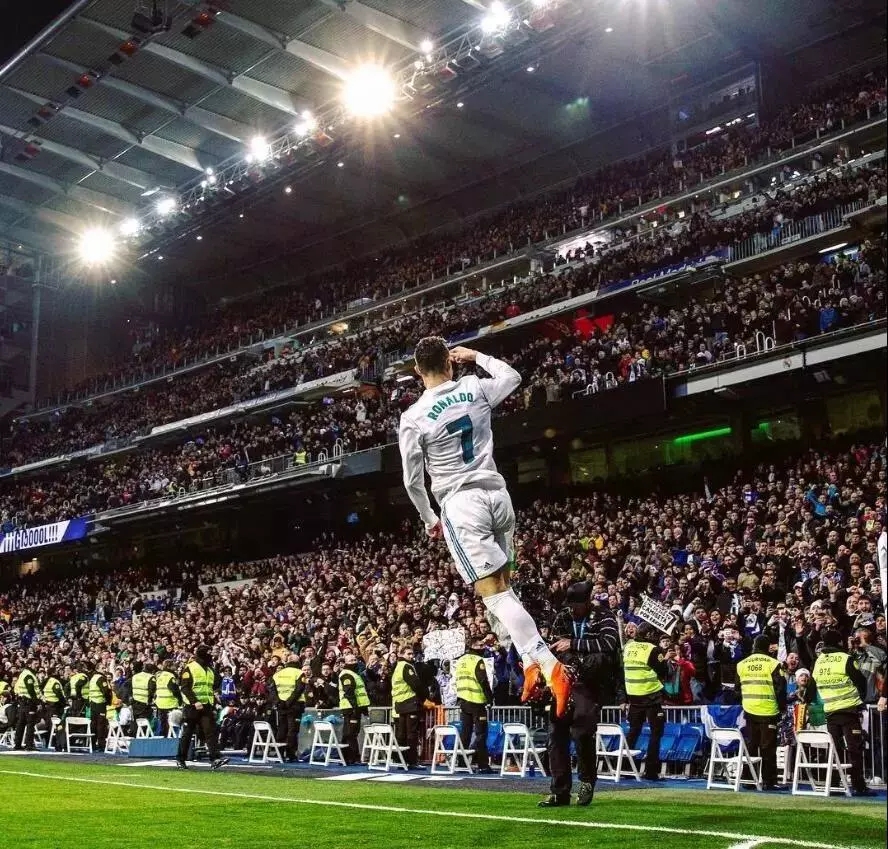 篮球奇才：斯潘塞·琼斯的前景展望（斯潘塞·琼斯前景解析：篮坛新星的未来之路）