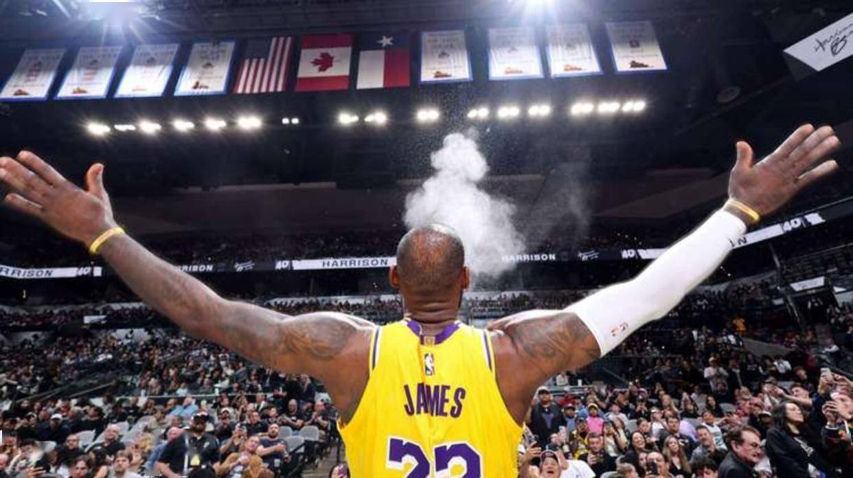 一河南球迷三轮车骑行19天，从郑州前往苏州观看足协杯决赛（河南球迷骑三轮19天自郑州赶赴苏州，只为见证足协杯决赛）