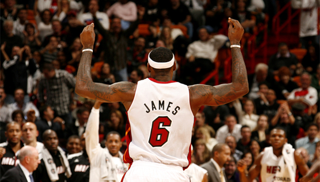 荷媒：拜仁今天将派球探考察里德，评估是否正式联系费耶诺德（荷媒：拜仁今日派球探考察里德，权衡是否与费耶诺德展开正式洽谈）