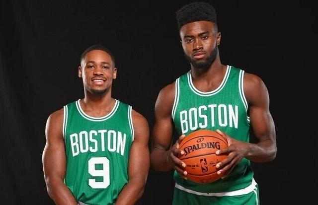 尼克斯vs马刺首发：布伦森搭档唐斯，文班亚马继续替补出战（尼克斯战马刺首发公布：布伦森与唐斯搭档，文班亚马继续替补）