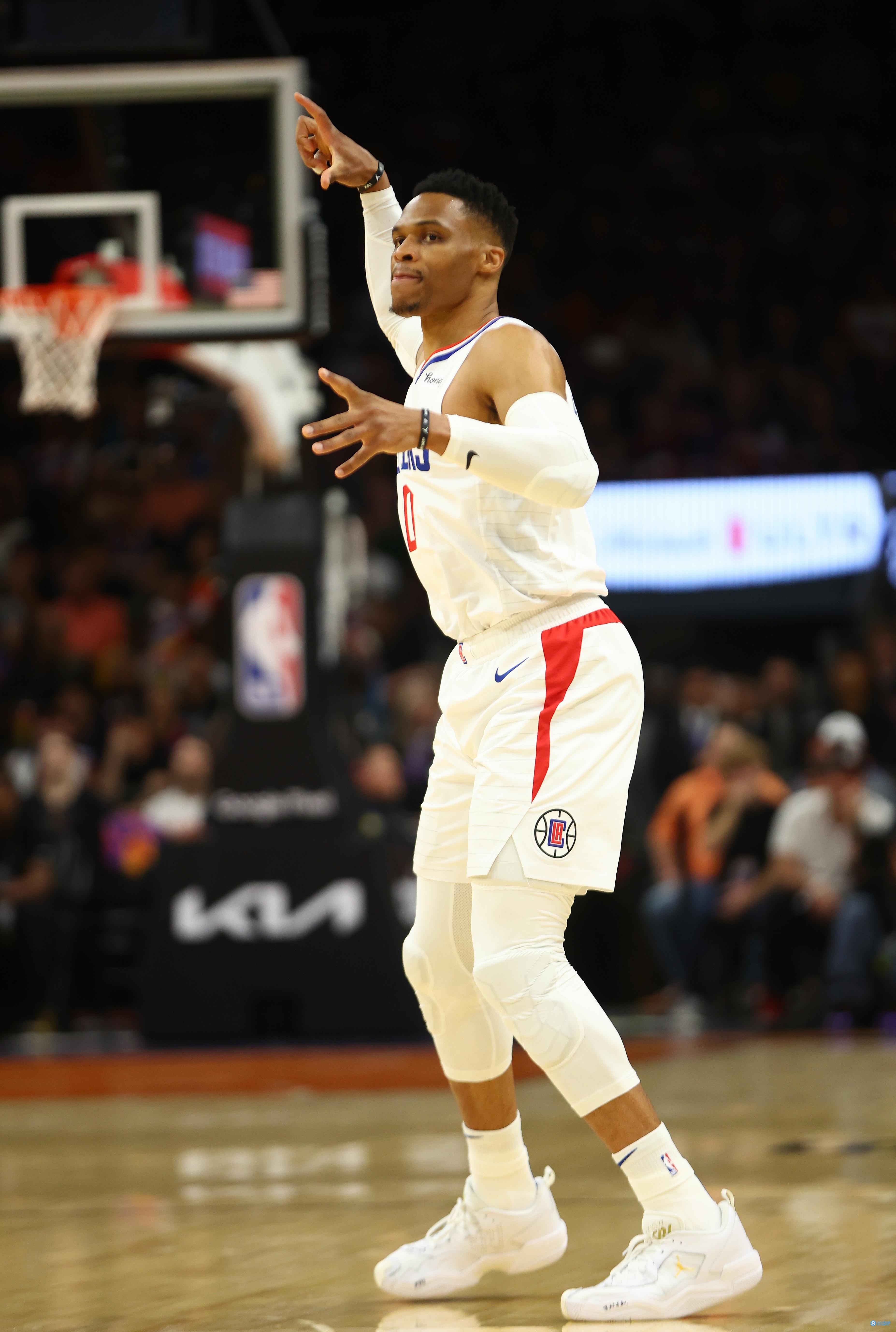 记者：恩昆库在冬窗的未来值得关注；米兰会和经纪人谈莱万（名记：恩昆库冬季转会动向值得留意，AC米兰将与莱万经纪人会面）