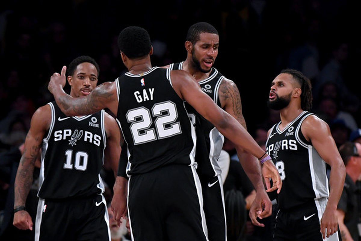 篮球勇士球星单场命中三分刷新纪录（勇士球星单场三分命中数改写纪录）