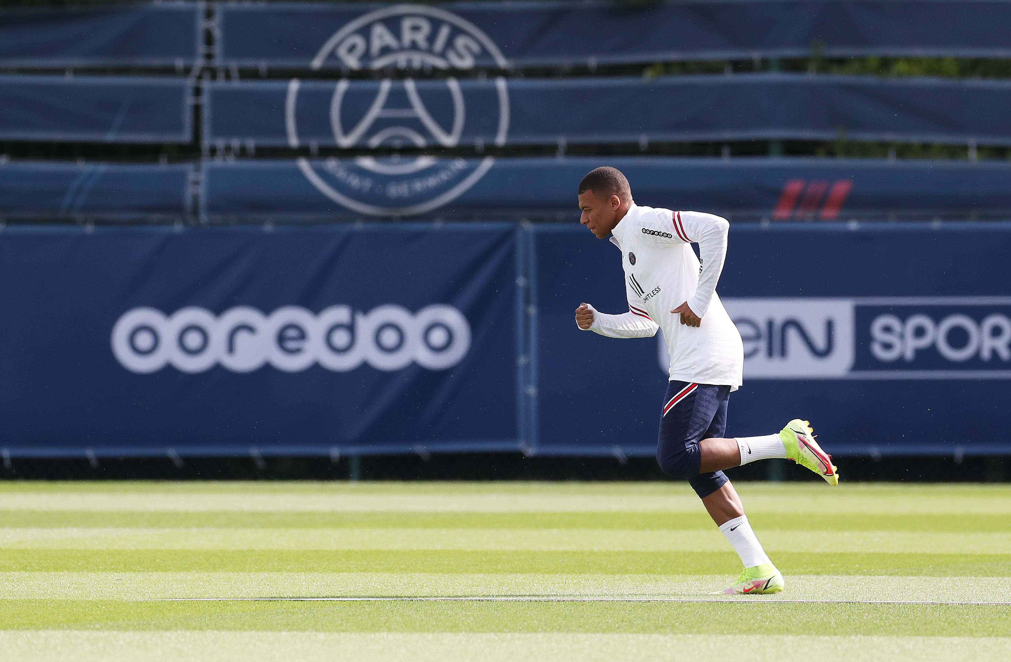 马刺vs雷霆前瞻：文班亚马复出点燃马刺，雷霆取胜难度大增（马刺vs雷霆前瞻：文班亚马回归提振马刺，雷霆争胜压力陡增）