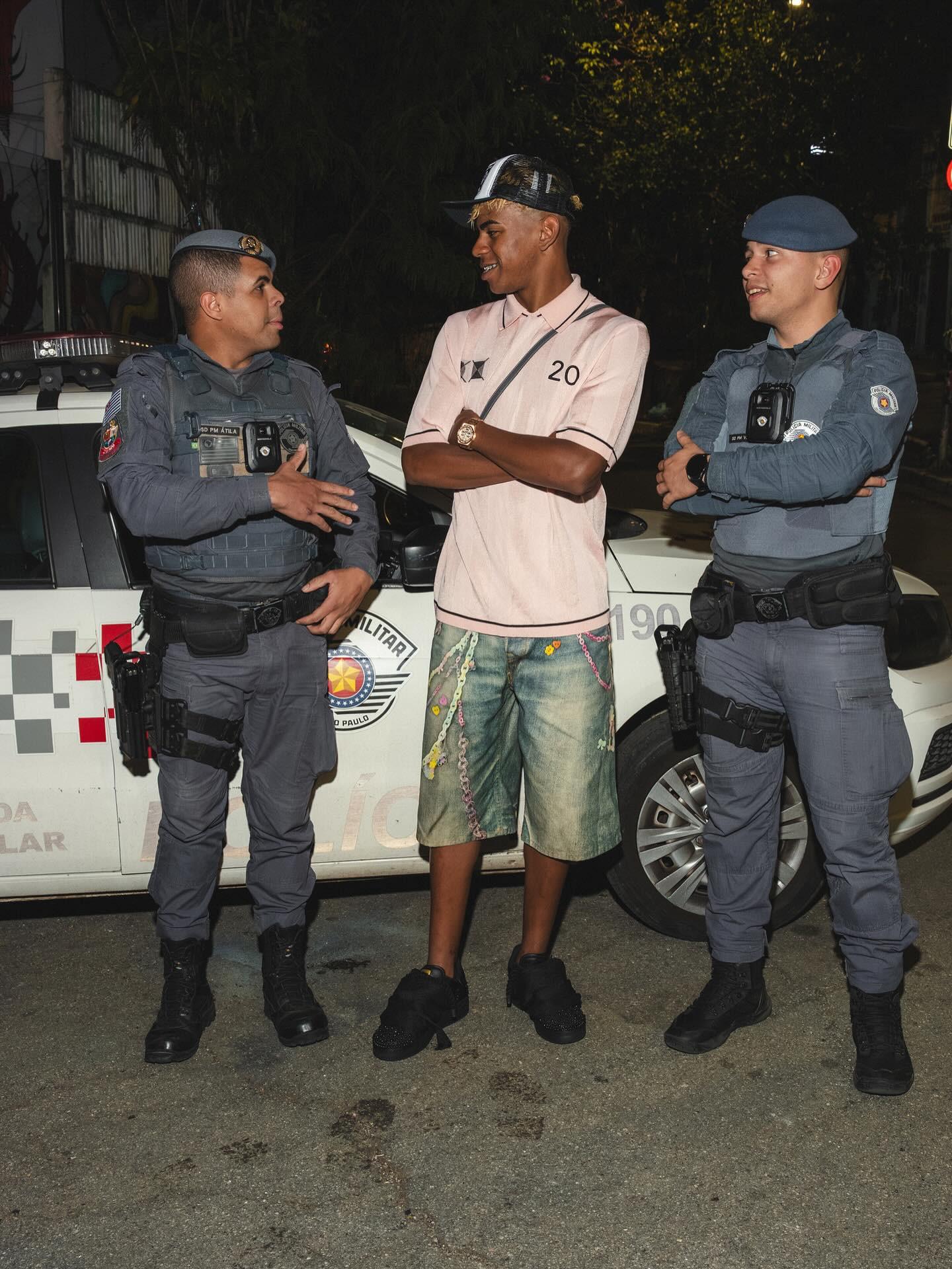 王曼昱击败帕瓦德，梁靖崑被勒布伦逆转，没把握住局点（王曼昱力克帕瓦德，梁靖崑遭勒布伦逆转，关键局点未能把握）