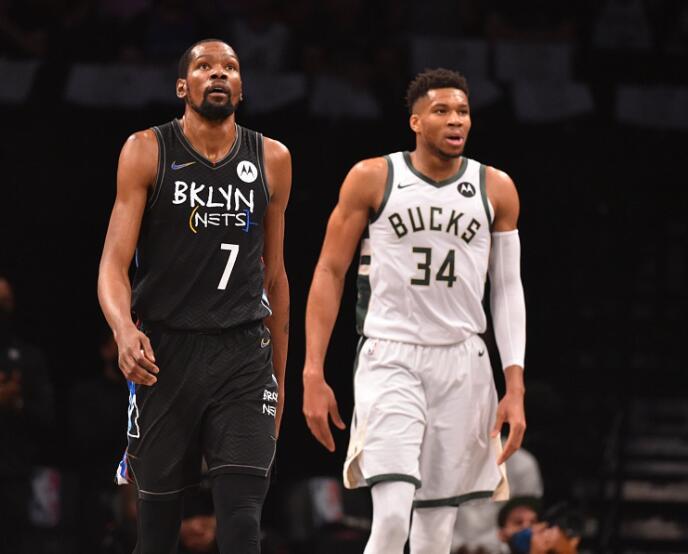 亚历山大·沃尔科维奇在12月份的表现可谓是惊艳全场，他的场均得分和进球数均位列联盟第一（亚历山大·沃尔科维奇12月称霸联盟：场均得分、进球均居第一）