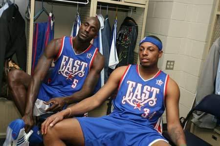 里程碑！国王主教练古尔吉安迎NBL执教生涯第850场比赛（里程碑时刻：国王主帅古尔吉安迎来NBL执教第850场）