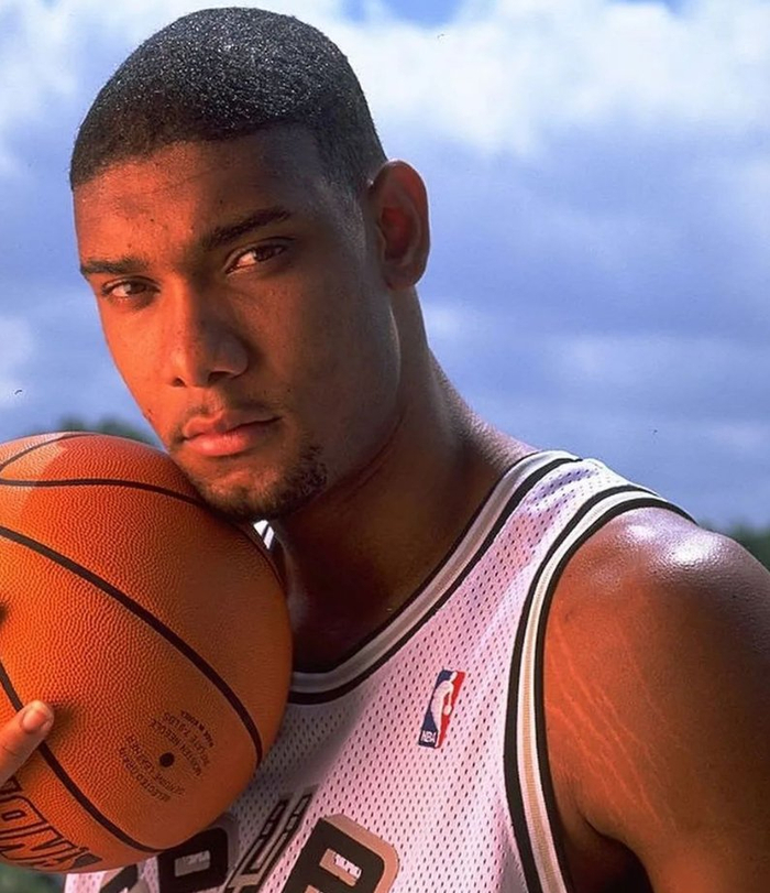 奥尔莫vs阿拉维斯全场数据：梅开二度+5次关键传球，获评9.5分（奥尔莫战阿拉维斯统治级发挥：梅开二度+5次关键传球，评分9.5）