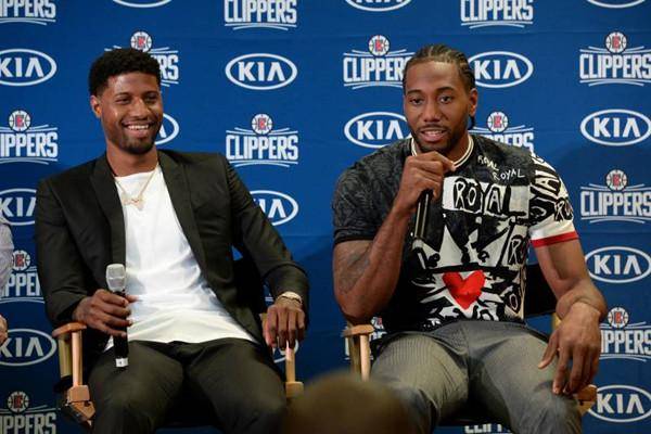 曼联队长B费已确定因腿筋受伤将缺席对阵纽卡斯尔联的比赛（曼联队长B费腿筋受伤，确定缺席与纽卡斯尔联一战）