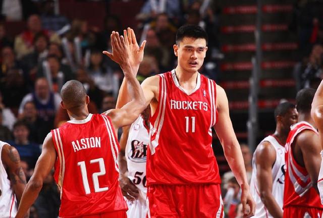 NBA战报：拉文42分6板，国王127-111轻取热火（NBA快讯：拉文轰下42分6篮板，国王127-111轻松击败热火）