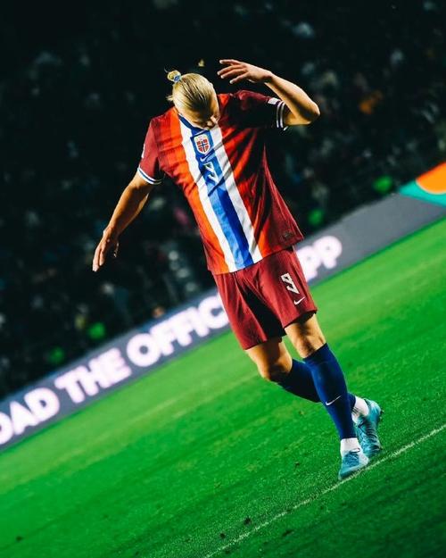 龙赛罗：阿隆索曾说皇马要踢摇滚足球，现在既不摇滚也无节奏（龙赛罗：阿隆索曾言皇马要打摇滚风足球，如今既无摇滚味也缺节奏）