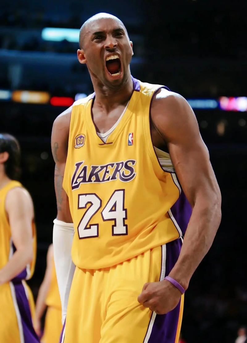 回到同一起跑线！约翰逊转身后仰压哨命中 浙江半场和福建打平（比分回到同一起点！约翰逊转身后仰压哨命中 浙江半场与福建战成平局）