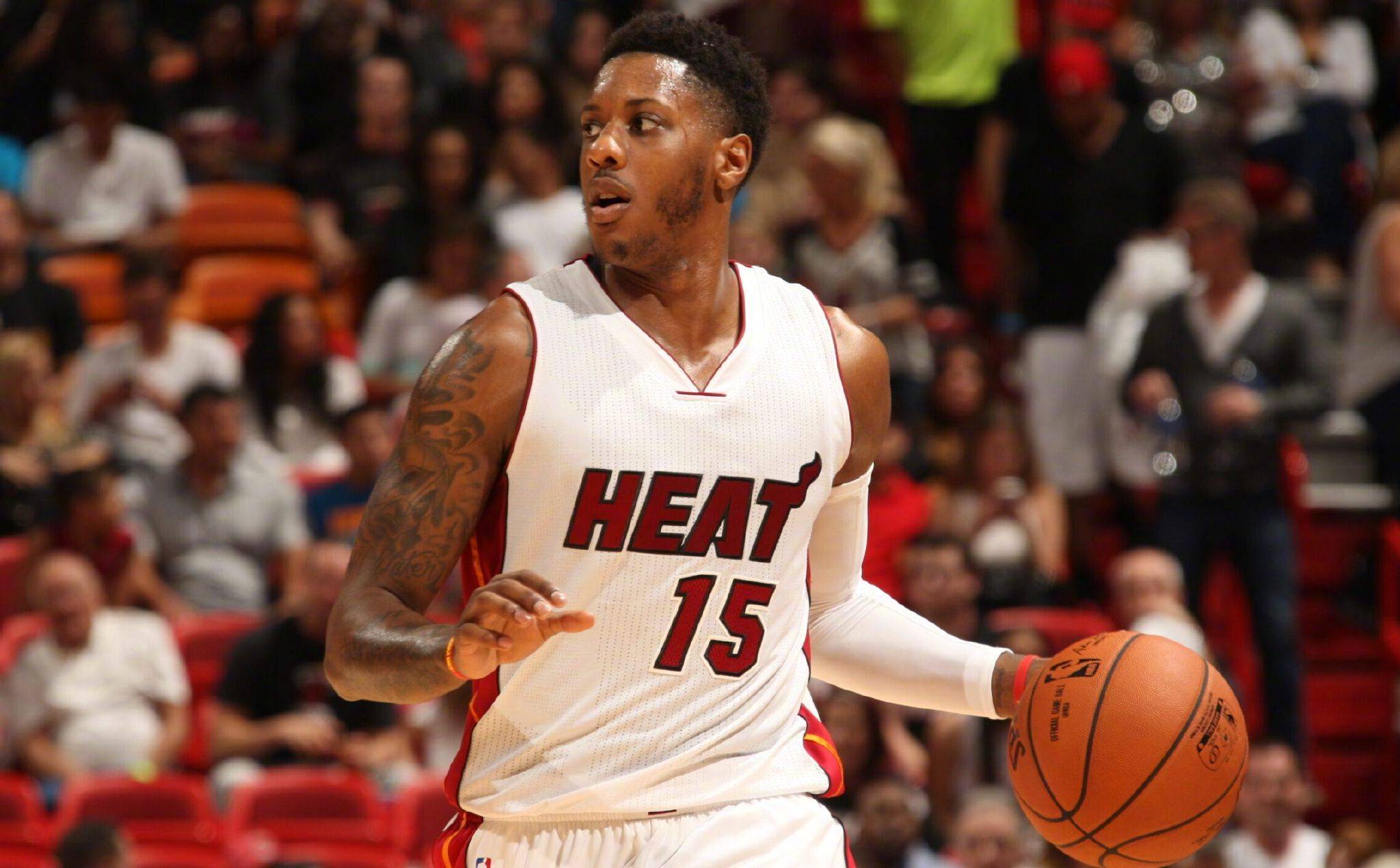 过往欧冠14次出现单赛季前6战全胜球队，最终仅2队夺冠（欧冠史上曾有14次球队单季前六战全胜，最终仅两队捧杯）