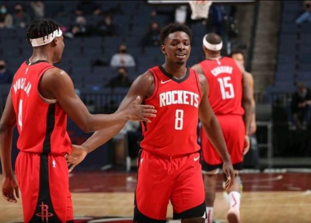 天妒英才，国米旧将范赫斯登转投西协甲后生涯第三度遭遇ACL受伤（命途多舛：前国米后卫范赫斯登转战西协甲后生涯第三次十字韧带重伤）