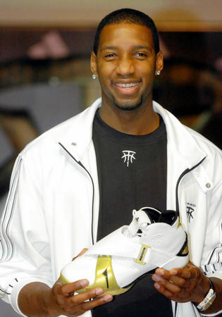 MVP+梅开二度：孔德vs法兰克福个人集锦（孔德vs法兰克福高光：梅开二度加冕MVP）