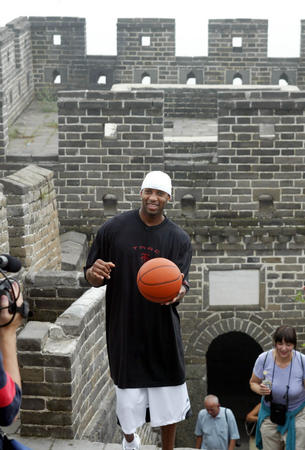 0-3不敌拜仁，勒沃库森连续37场德甲客场不败纪录遭终结（0-3负拜仁，勒沃库森德甲客场37场不败告终）