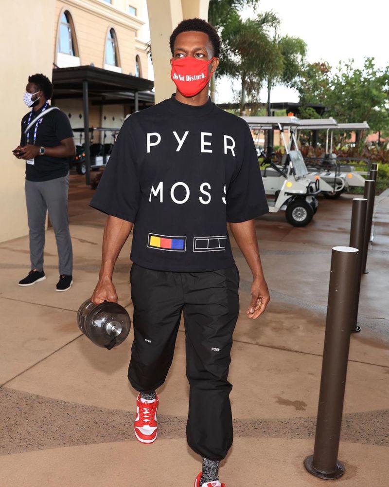 都体：弗拉霍维奇可能缺席尤文20场比赛，包括多场关键战役（都体：弗拉霍维奇恐缺席尤文20场，多场重磅对决难出战）