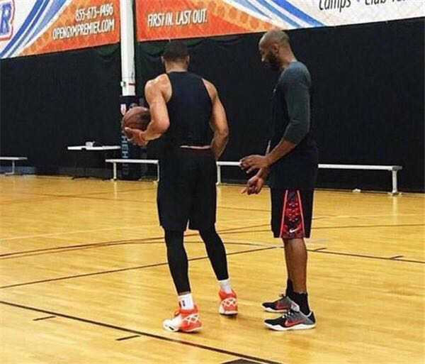 西班牙人俱乐部收入翻倍目标如何避免足球界的常见财务陷阱？（西班牙人俱乐部冲刺营收翻倍，如何避开足坛常见财务雷区？）