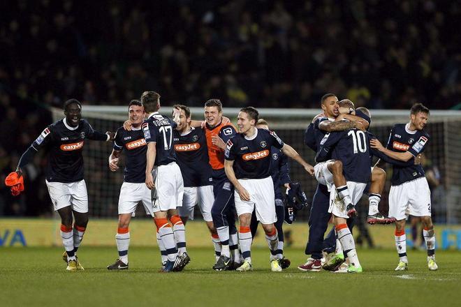 传记作者：莱万曾不满哈维的训练，他在波兰和拜仁都曾施压换帅（传记作者爆料：莱万不满哈维训练，曾在波兰与拜仁推动换帅）