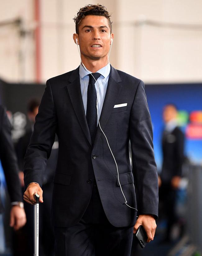 泰伦·卢：二连胜也不能松懈，全队都全身心投入到了战术之中（泰伦·卢：两连胜不松劲，全队专注执行战术）